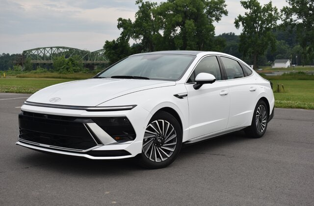 Hybrid Car : Hyundai Sonata Hybrid